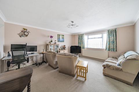 4, Conifer Court The Crescent, Ashford, TW15 2SY