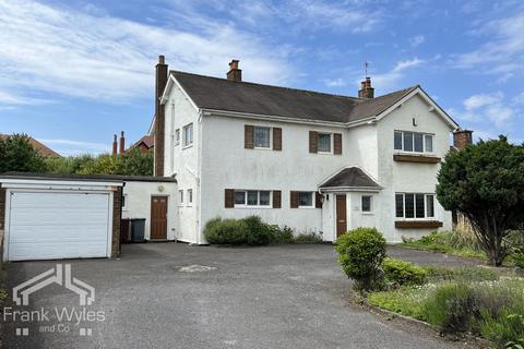 4 bedroom detached house for sale, Clifton Drive North, Lytham St Annes, FY8 2PN