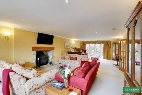 4 bedroom detached house for sale, Uphill Road, Hangerberry, Lydbrook, Gloucestershire. GL17 9QW