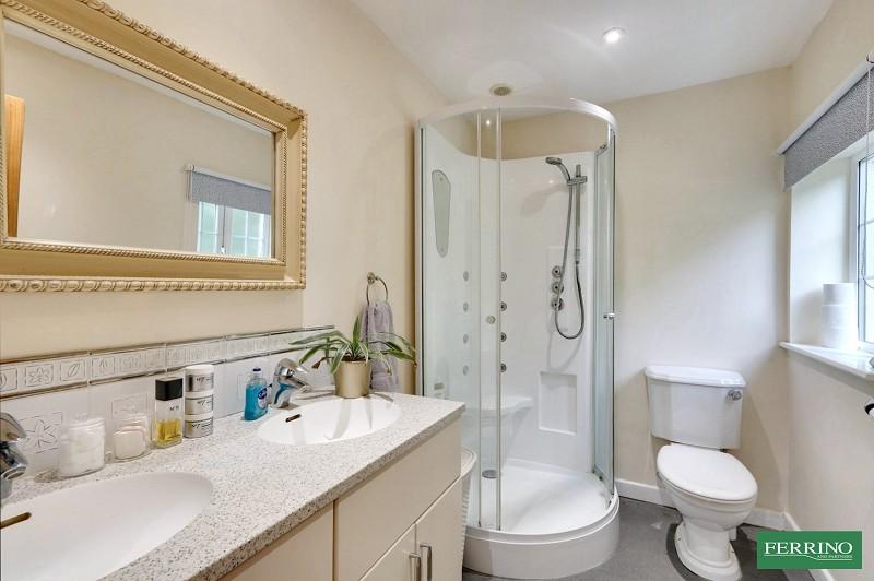 Master En-suite