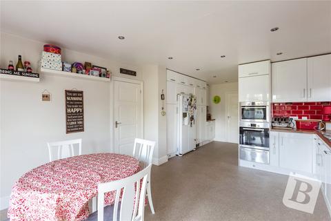 5 Springfield Gardens, Upminster, RM14 3EH