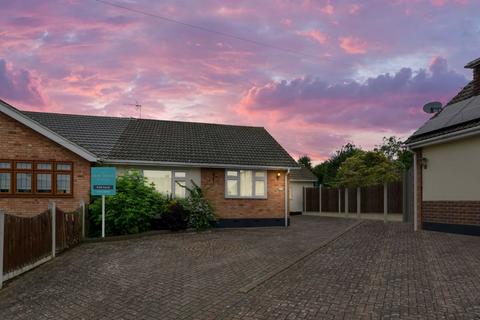 2 bedroom bungalow for sale, Gregory Close, Hawkwell, Hockley, Essex, SS5
