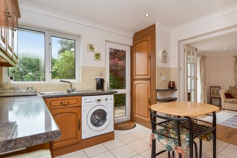 4 Gregory Close, Hockley, SS5 4NF