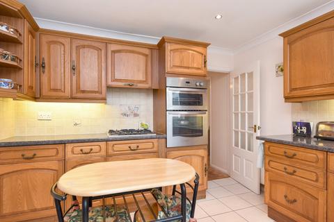 4 Gregory Close, Hockley, SS5 4NF