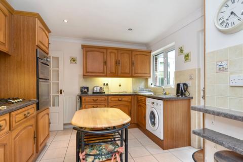 4 Gregory Close, Hockley, SS5 4NF