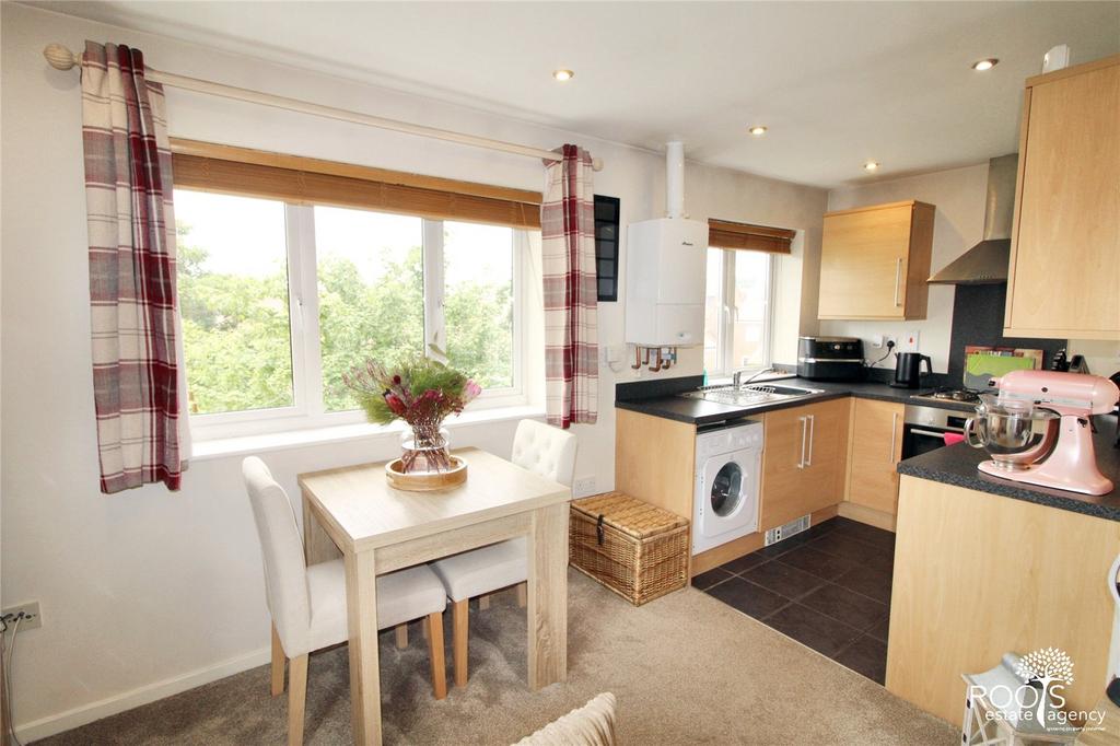 Kitchen/Dining Space