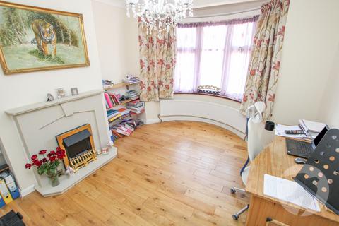 3 bedroom semi-detached house for sale, Mayday Gardens, London, SE3