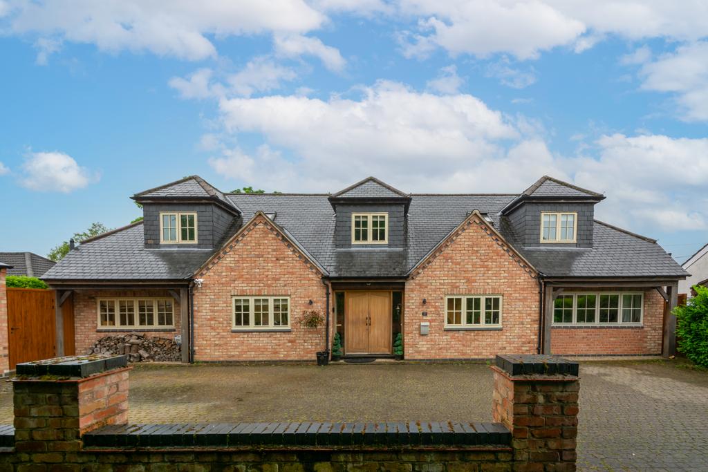 Elliott Drive, Leicester Forest East LE3 4 bed detached house for sale £617,000