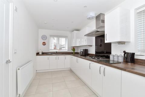 4 bedroom end of terrace house for sale, Corden Place, Pulborough, West Sussex