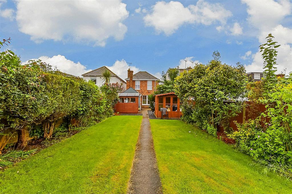 Hythe Road, Ashford, Kent 3 bed detached house for sale £350,000