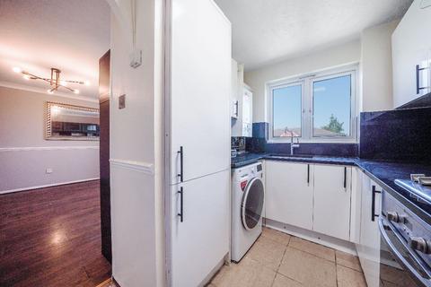 2 bedroom flat for sale, Ilford IG3