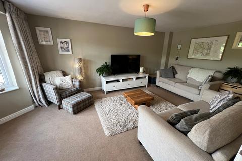 8 Parc Dan Y Bryn, Tonyrefail, Porth, CF39 8JS