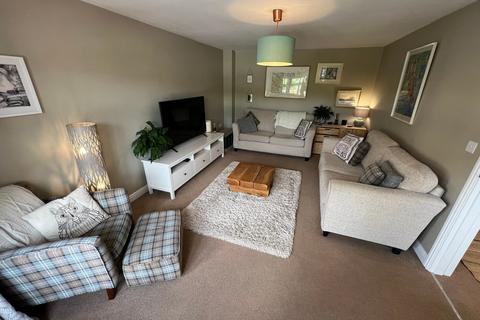 8 Parc Dan Y Bryn, Tonyrefail, Porth, CF39 8JS