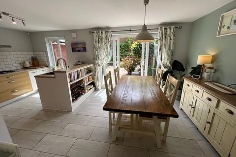 8 Parc Dan Y Bryn, Tonyrefail, Porth, CF39 8JS