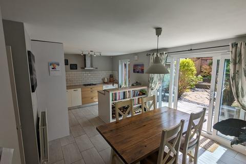 8 Parc Dan Y Bryn, Tonyrefail, Porth, CF39 8JS
