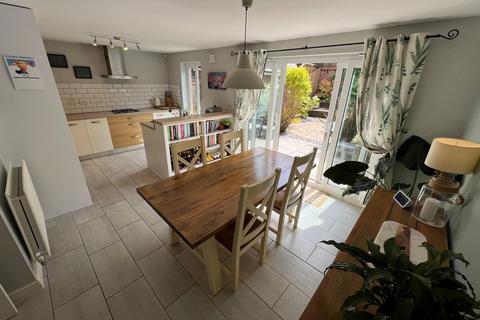 8 Parc Dan Y Bryn, Tonyrefail, Porth, CF39 8JS