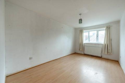 1 bedroom flat for sale, 5 Astall Close, Harrow, London, HA3 5LF