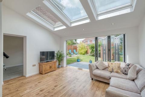 3 Low Fold Close, Worcester, WR2 5UE
