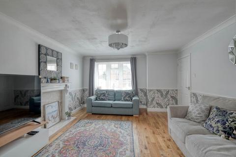 3 Low Fold Close, Worcester, WR2 5UE