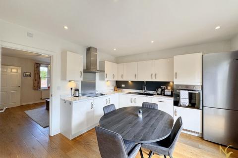 62 Dalziel Drive, Whittington, Worcester, WR5 2QY