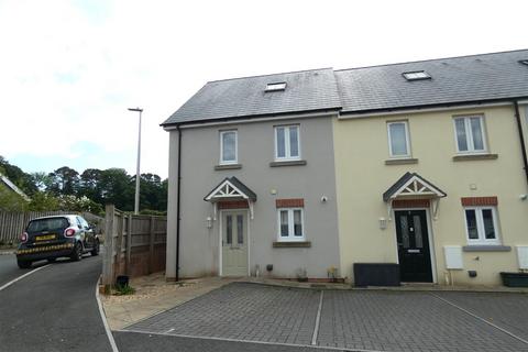 4 bedroom terraced house to rent, Maes Yr Orsaf, Narberth