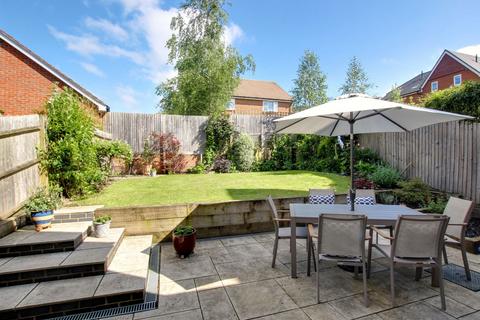45 Renfields, Haywards Heath, RH16 4UG