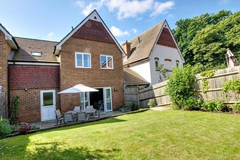 45 Renfields, Haywards Heath, RH16 4UG