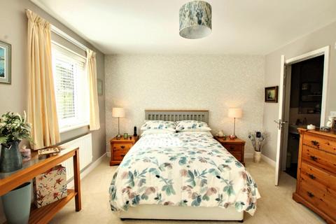 45 Renfields, Haywards Heath, RH16 4UG