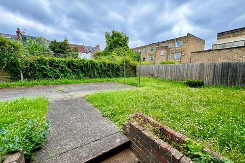 89 Walford Road, London, N16 8EF