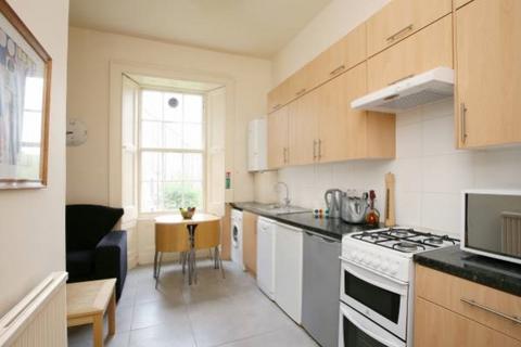 5 bedroom flat to rent, South Clerk Street, Edinburgh EH8