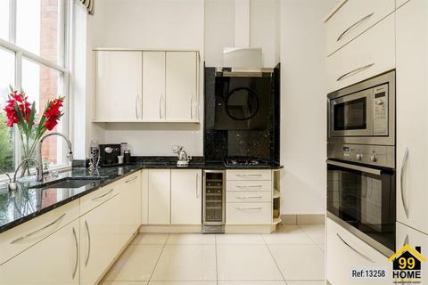 3 bedroom apartment to rent, Osborne House, Woodford Green, Essex, IG8