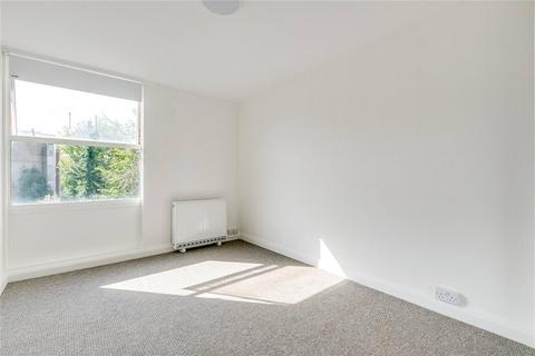 2 bedroom flat to rent, Meyrick Road, Clapham Junction, SW11