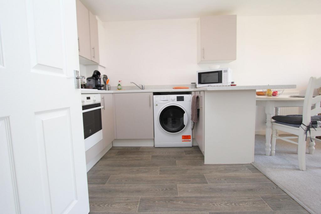 Kitchen &amp; Lounge