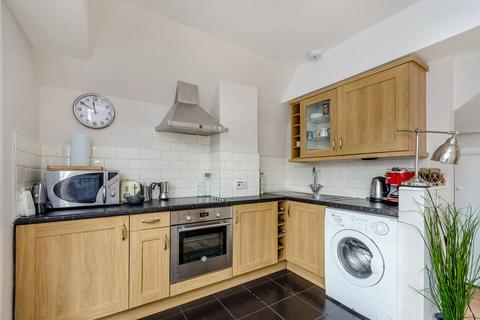 2 bedroom flat for sale, Archway Road, Archway, London, N6