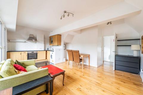 2 bedroom flat for sale, Archway Road, Archway, London, N6