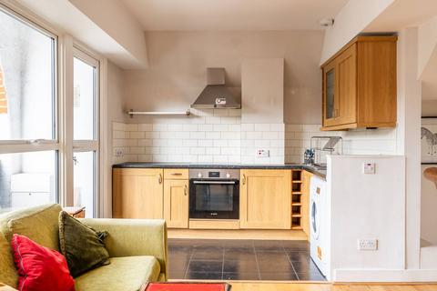 2 bedroom flat for sale, Archway Road, Archway, London, N6