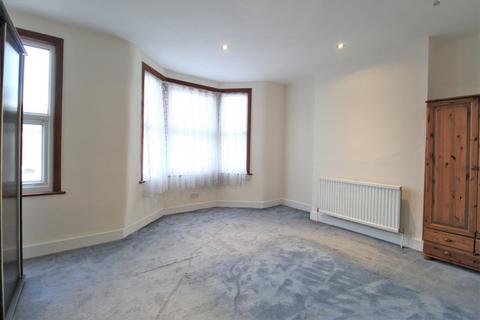 3 bedroom terraced house for sale, Manor Park E12