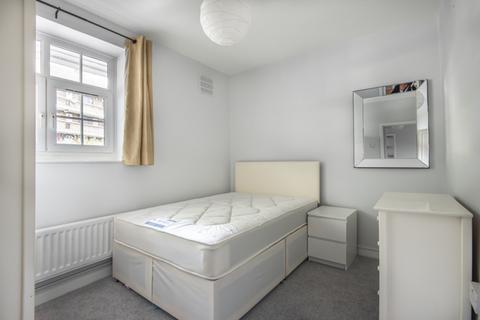 3 bedroom flat to rent, Kennington Park Road London SE11