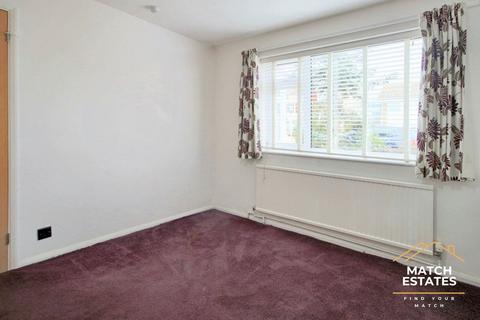 12 Grasmere Gardens, Folkestone, CT19 5JN