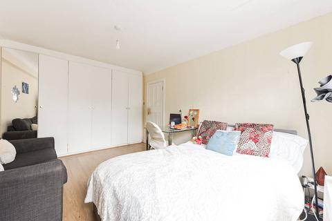 Studio for sale, Park west, Hyde Park Estate, London, W2