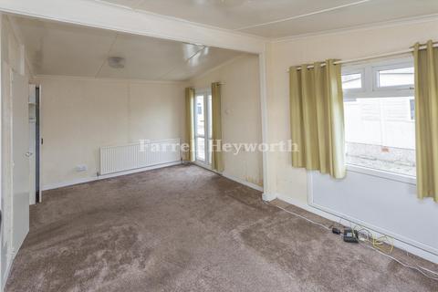 2 bedroom house for sale, Westcliffe Drive, Morecambe LA3