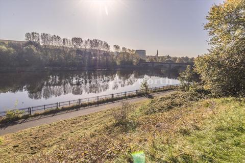 2 bedroom flat for sale, Shards Court, Lancaster LA1