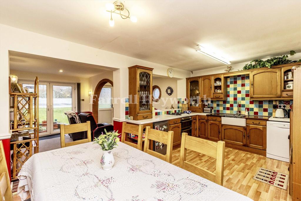 Kitchen dining room