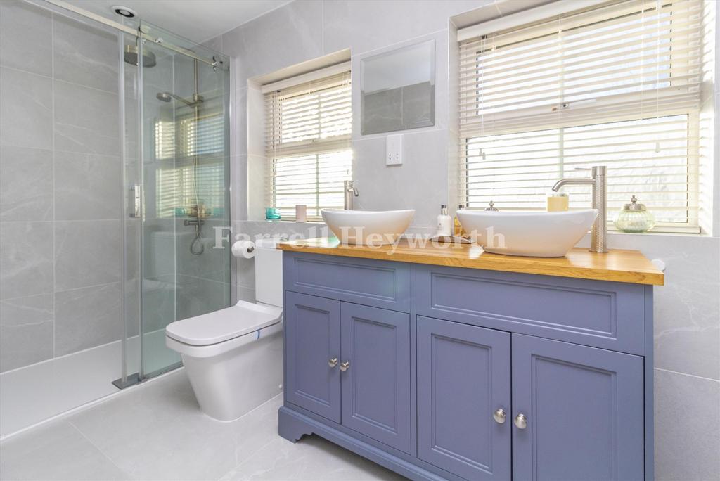 Master en suite imag