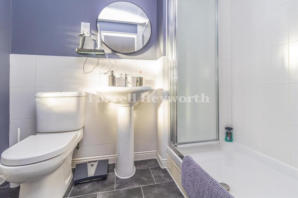 Bed 2 en suite