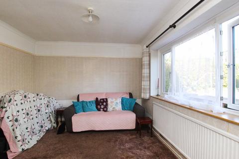 8 Heol Islwyn, Tonyrefail, Porth, CF39 8NR
