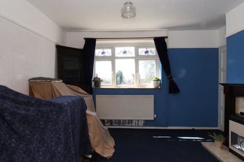 8 Heol Islwyn, Tonyrefail, Porth, CF39 8NR
