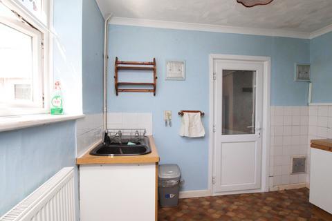 8 Heol Islwyn, Tonyrefail, Porth, CF39 8NR