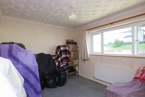 8 Heol Islwyn, Tonyrefail, Porth, CF39 8NR