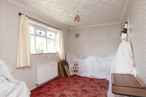 8 Heol Islwyn, Tonyrefail, Porth, CF39 8NR